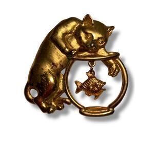 Signed‎ J.J. Jonette Cat in Fishbowl Goldtone Brooch Pin 2"